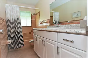6611 Colonial Dr, Sarasota, FL 34231 - Photo 9