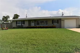 6611 Colonial Dr, Sarasota, FL 34231 - Photo 17