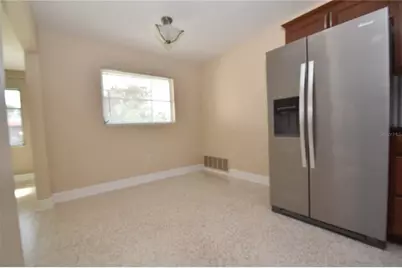 6611 Colonial Drive, Sarasota, FL 34231 - Photo 5