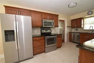 6611 Colonial Dr, Sarasota, FL 34231 - Photo 3