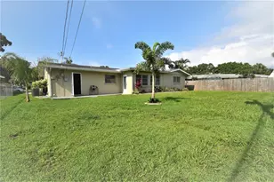 6611 Colonial Dr, Sarasota, FL 34231 - Photo 15
