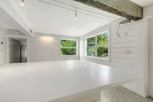 7665 Sanderling Rd, Sarasota, FL 34242 - Photo 23