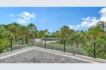7665 Sanderling Road, Sarasota, FL 34242 - Photo 55