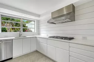 7665 Sanderling Rd, Sarasota, FL 34242 - Photo 29