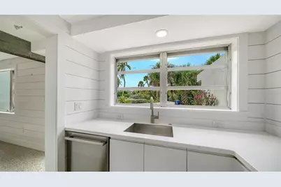 7665 Sanderling Road, Sarasota, FL 34242 - Photo 31