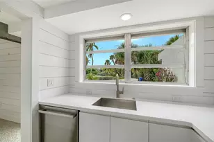7665 Sanderling Rd, Sarasota, FL 34242 - Photo 31