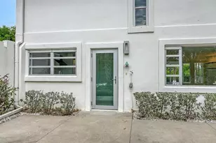 7665 Sanderling Rd, Sarasota, FL 34242 - Photo 11