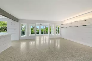7665 Sanderling Rd, Sarasota, FL 34242 - Photo 17