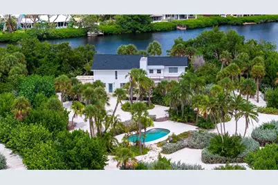 7665 Sanderling Road, Sarasota, FL 34242 - Photo 5