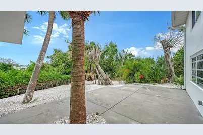 7665 Sanderling Road, Sarasota, FL 34242 - Photo 73