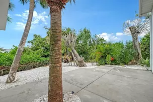 7665 Sanderling Rd, Sarasota, FL 34242 - Photo 73