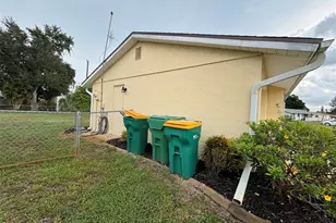 650 Hartford Dr NW, Port Charlotte, FL 33952 - Photo 21