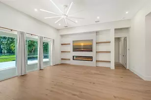 2729 Harvest Dr, Sarasota, FL 34240 - Photo 9