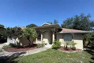 3225 Hart Way, Sarasota, FL 34232 - Photo 3