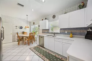 3852 Amapola Ln, Sarasota, FL 34238 - Photo 11