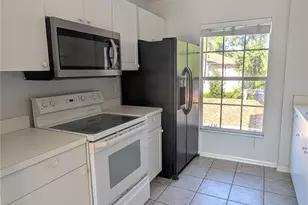 8390 Wingate Dr, Sarasota, FL 34238 - Photo 5