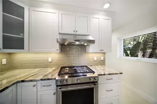 6561 Bayou Hammock Rd, Longboat Key, FL 34228 - Photo 17