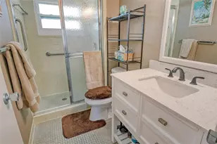 1300 N Portofino Dr, Sarasota, FL 34242 - Photo 25