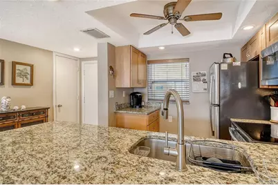 1300 N Portofino Drive #305, Sarasota, FL 34242 - Photo 3