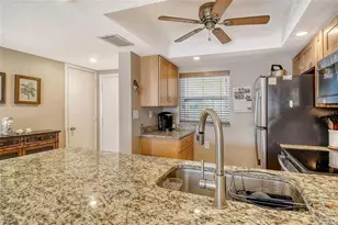 1300 N Portofino Dr, Sarasota, FL 34242 - Photo 3