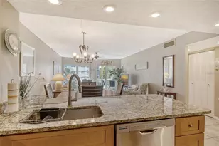 1300 N Portofino Dr, Sarasota, FL 34242 - Photo 5