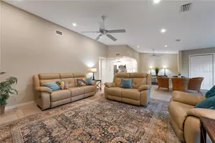 2756 Clubhouse Dr, Sarasota, FL 34232 - Photo 7