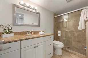 2756 Clubhouse Dr, Sarasota, FL 34232 - Photo 23