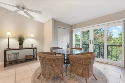 2756 Clubhouse Drive #202, Sarasota, FL 34232 - Photo 9