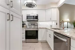 2756 Clubhouse Dr, Sarasota, FL 34232 - Photo 15