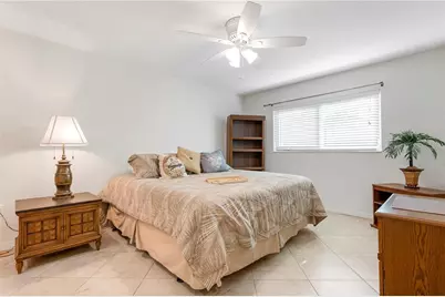 2756 Clubhouse Drive #202, Sarasota, FL 34232 - Photo 19