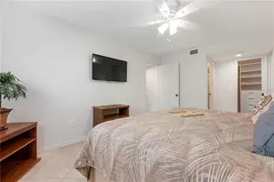 2756 Clubhouse Dr, Sarasota, FL 34232 - Photo 21