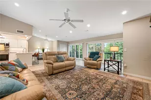 2756 Clubhouse Dr, Sarasota, FL 34232 - Photo 9