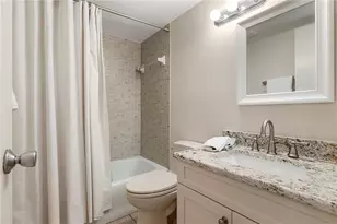 2756 Clubhouse Dr, Sarasota, FL 34232 - Photo 27