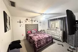2558 Wood Oak Dr, Sarasota, FL 34232 - Photo 17