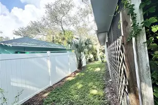 2558 Wood Oak Dr, Sarasota, FL 34232 - Photo 23