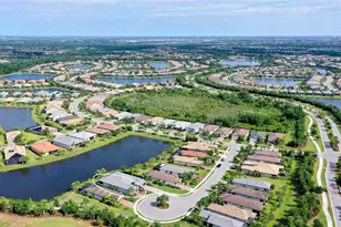 7636 Kirkland Cv, Lakewood Ranch, FL 34202 - Photo 5