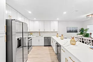 5241 Marsh Field Ln, Sarasota, FL 34235 - Photo 5