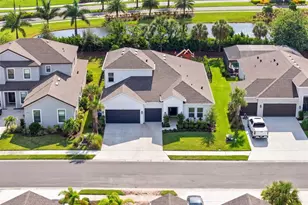 16552 Star Grass Cir, Bradenton, FL 34211 - Photo 5