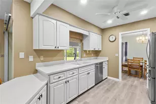 5717 Timberlake Cir, Sarasota, FL 34243 - Photo 21