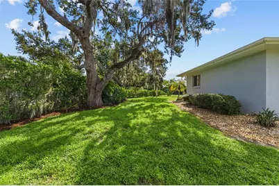 5717 Timber Lake Circle, Sarasota, FL 34243 - Photo 45
