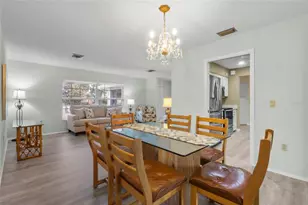 5717 Timberlake Cir, Sarasota, FL 34243 - Photo 9