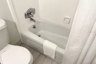 7150 N Tamiami Trl, Sarasota, FL 34243 - Photo 11