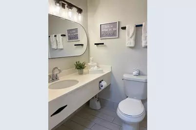 7150 N Tamiami Trail #N420, Sarasota, FL 34243 - Photo 9