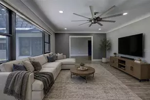 323 Suwanee Ave, Sarasota, FL 34243 - Photo 5