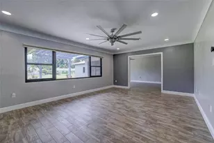 323 Suwanee Ave, Sarasota, FL 34243 - Photo 9
