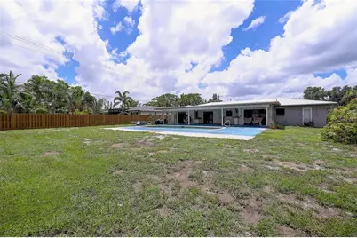 323 Suwanee Avenue, Sarasota, FL 34243 - Photo 67