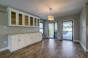 323 Suwanee Ave, Sarasota, FL 34243 - Photo 29