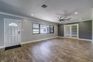 323 Suwanee Ave, Sarasota, FL 34243 - Photo 19