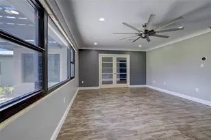 323 Suwanee Ave, Sarasota, FL 34243 - Photo 7