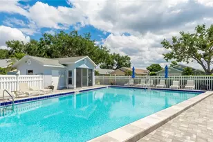 7488 Eleanor Cir, Sarasota, FL 34243 - Photo 51